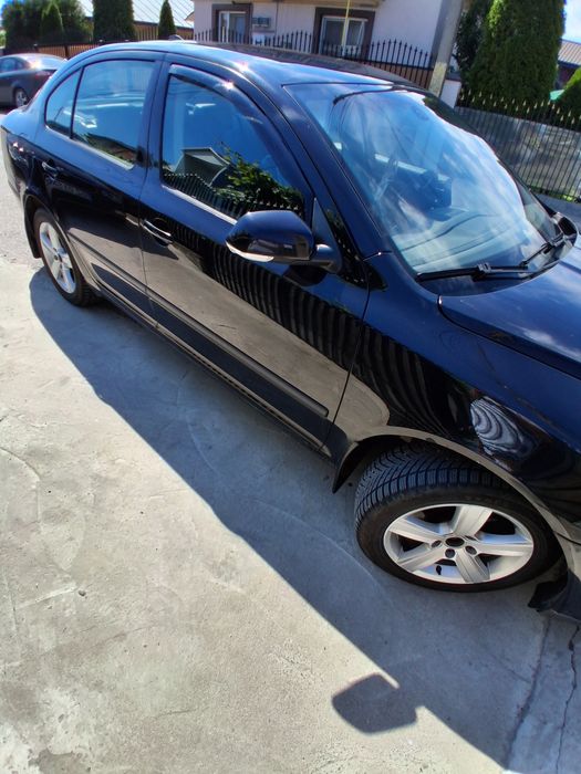 Vând Skoda 1.9 ...