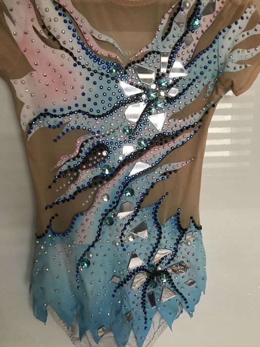 Трико художествена гимнастика