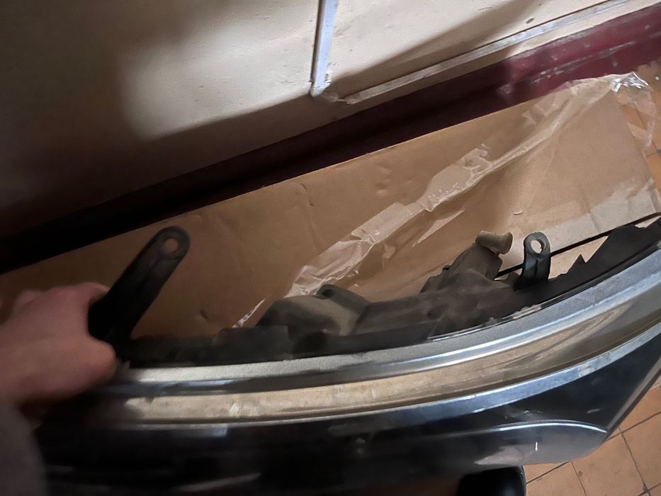 Фара передняя лева на Corolla