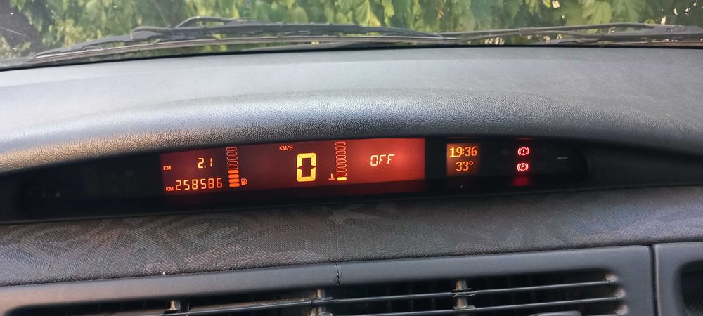 Renault Espace 2.0 LPG - 6 +1 места