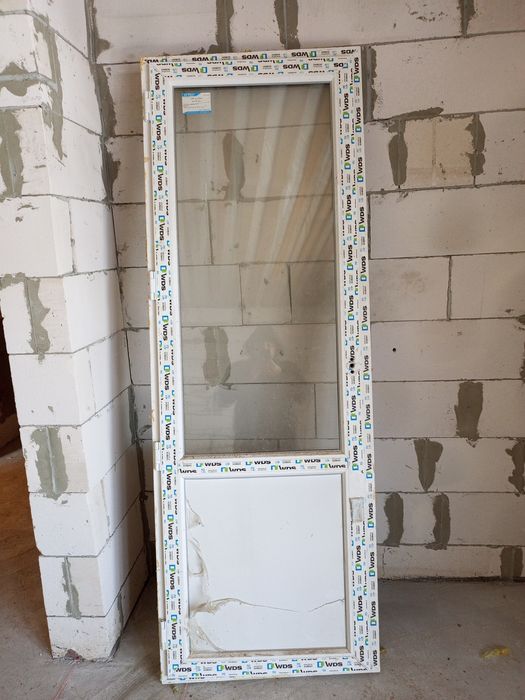 Дверь новый продам