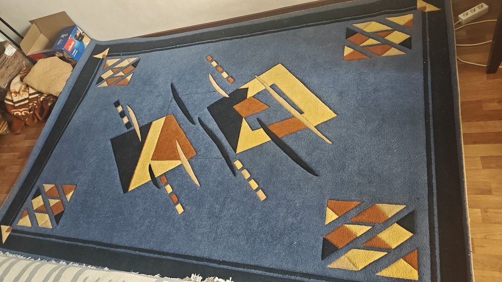 Продам ковёр 2*3