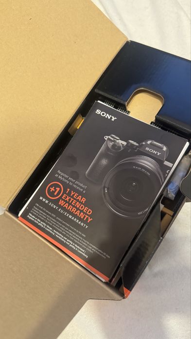 Cutie Sony A6400 cu accesorii originale