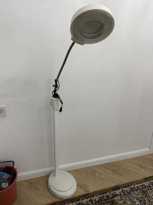 Продам лампу лупу