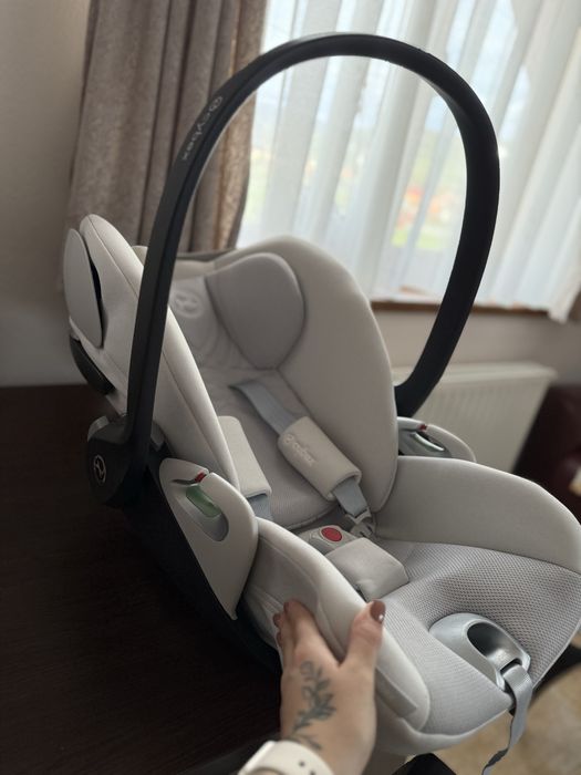 Cybex Cloud T i-Size Plus Platinum White