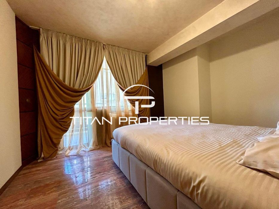 Уникален четиристаен апартамент в район Западен