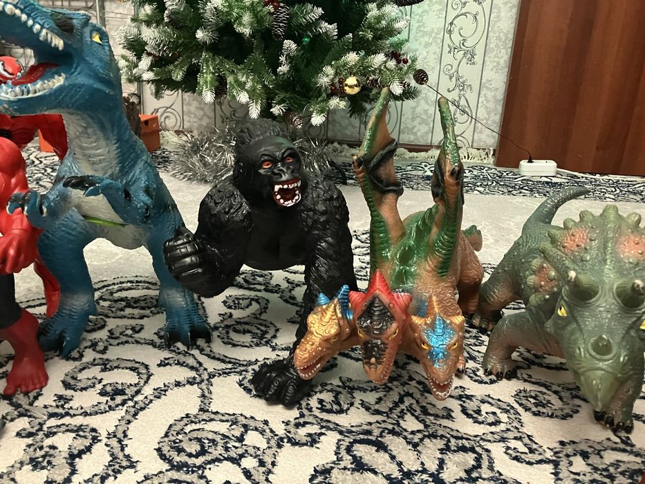 Игрушки супергерои и зверушки