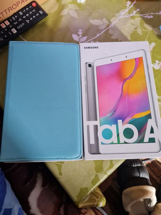Vînd urgent tabletă Samsung galaxy tab A
