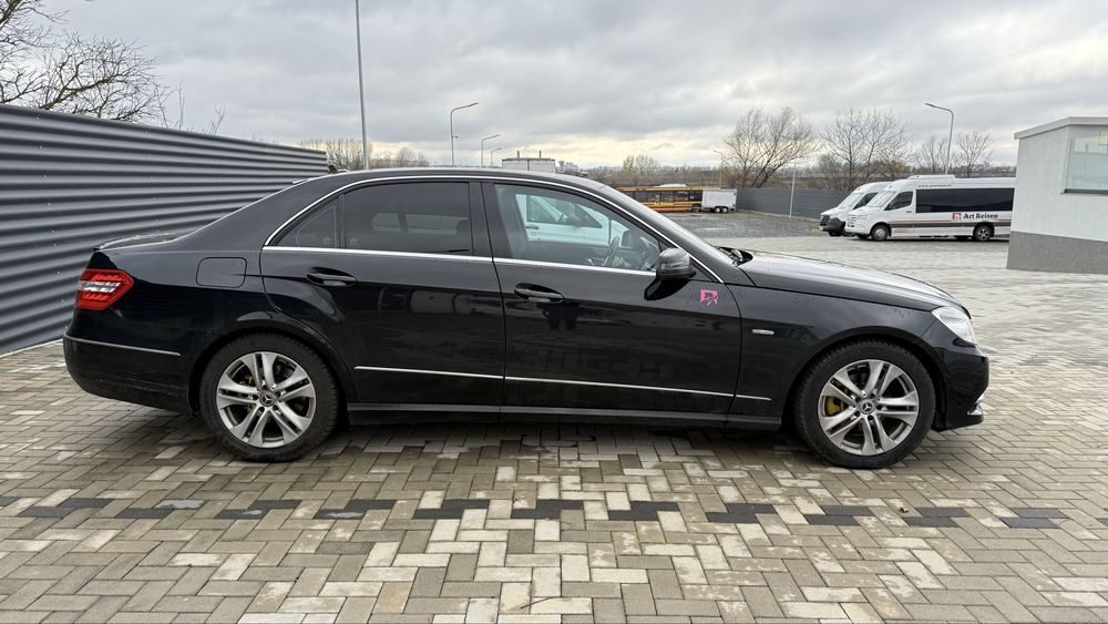 MERCEDES-BENZ E-Class 2011 — imagine 4