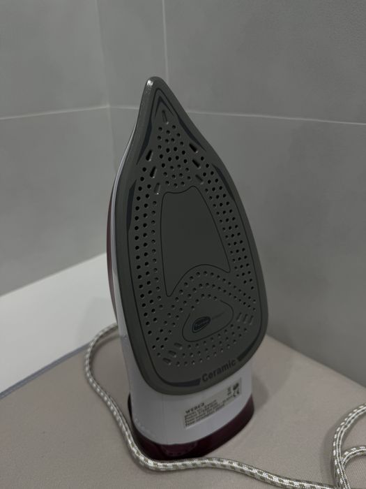 Продаю утюг новый