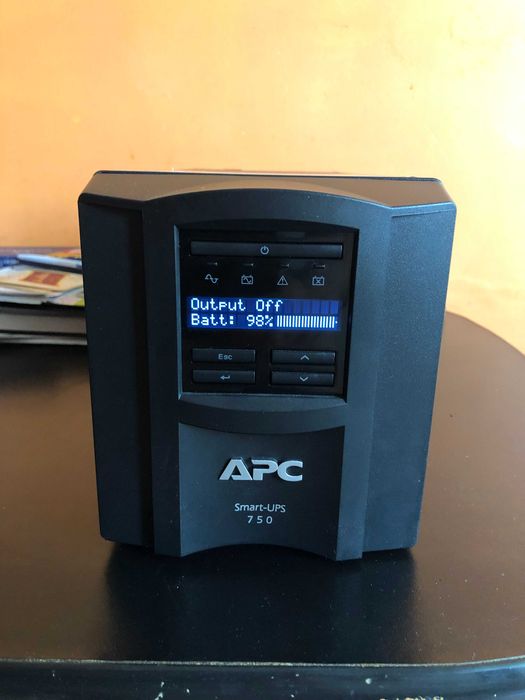 UPS APC SMT750IC Smart-UPS 750VA/230V, Line Interactive, Tower