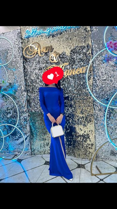 красивое платье облегающий