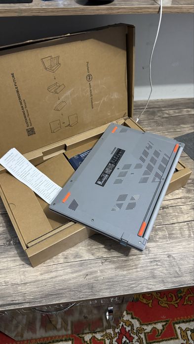 Asus Vivobook ideal holatda
