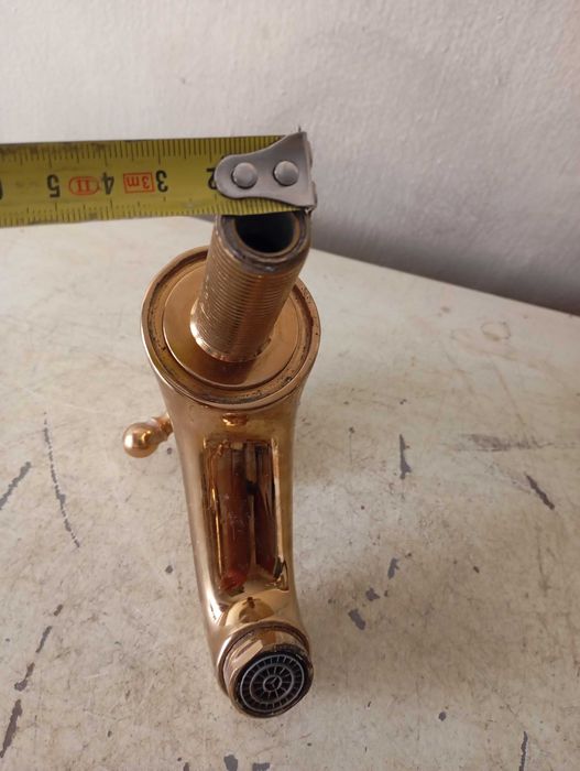 Луксозен кран за вода