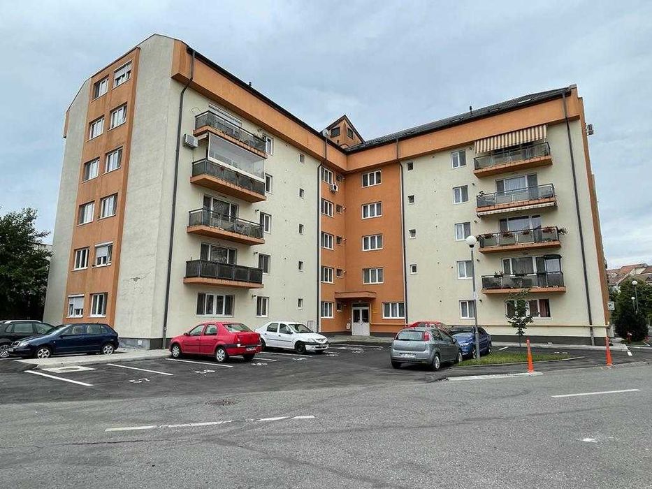 Apartament 2 camere de închiriat cu parcare privata, balcon și lift