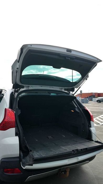 Peugeot 3008 2.0 HDI Hibrid 4x4 Automata , 2013  in stare superba 250.000 km reali , consum foarte redus , 163 cp + 37 cp  4 moduri de condus