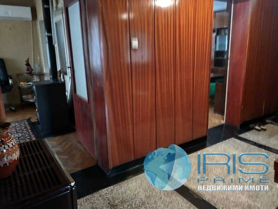 Продава се Многостаен апартамент в Шумен, Център - 147 кв.м за 1249 €/кв.м - Снимка #3