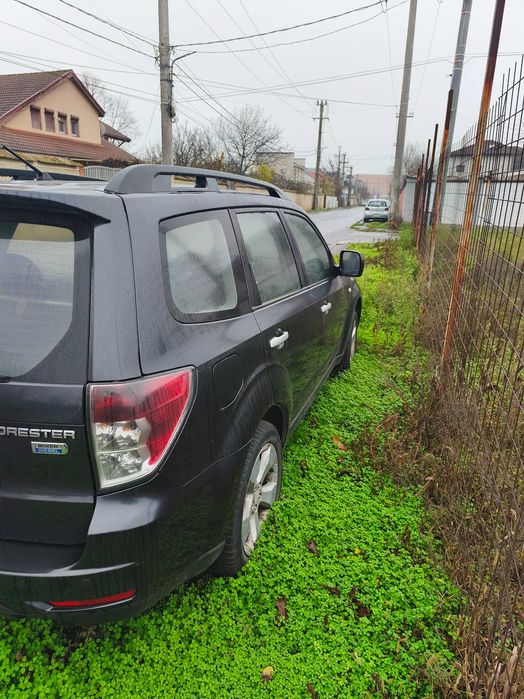 Vând Subaru Forester 2010