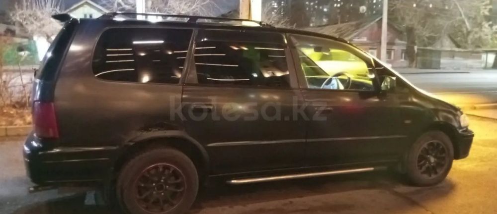 Срочно продам машину минивэн