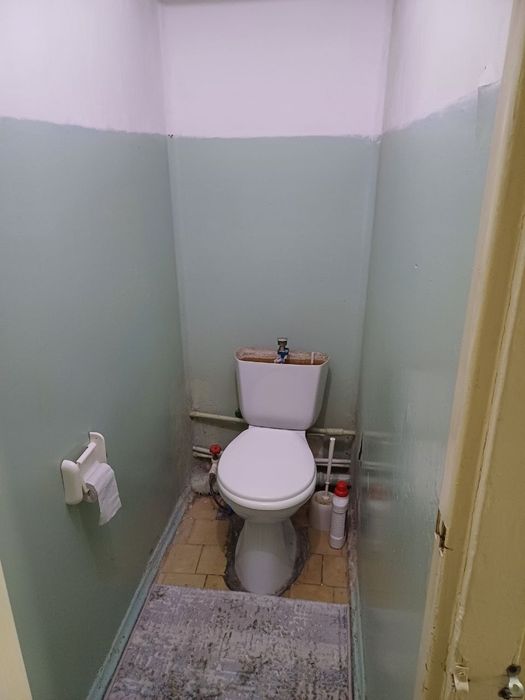 Продается трехкомнатная квартира в городе Навои