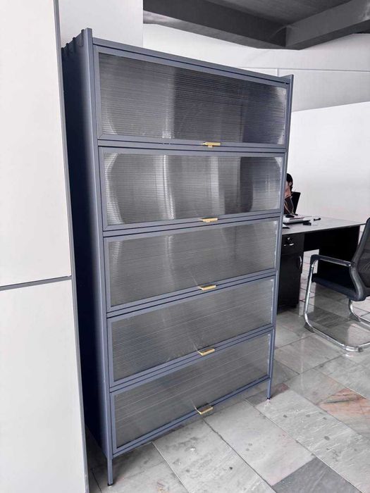 Пылезащитный кухонный шкаф /Шкаф витрина /зал учун eshikli dizayn