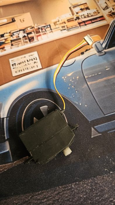 Сервопривод от Remo hobby 1:16