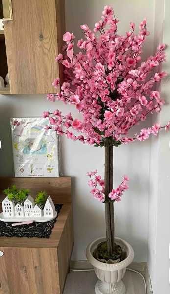 Декоративни дръвче. Изкуствени цветя