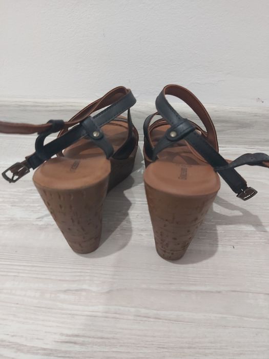 Sandale cu platforma de 10 cm, marimea 38