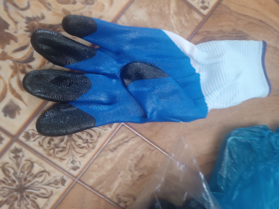 Продам перчатки  изоляционные