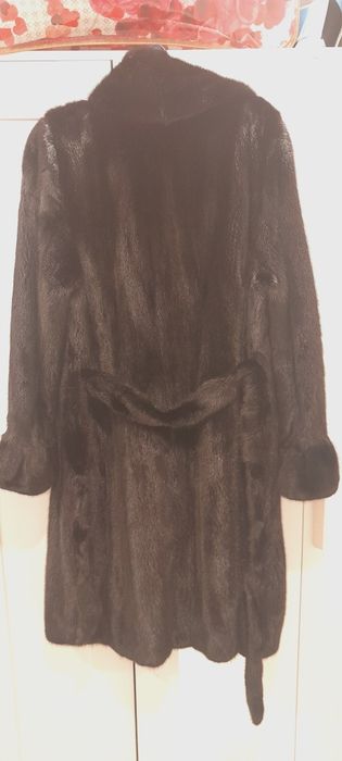 Шуба размер 48-50,черный бриллиант