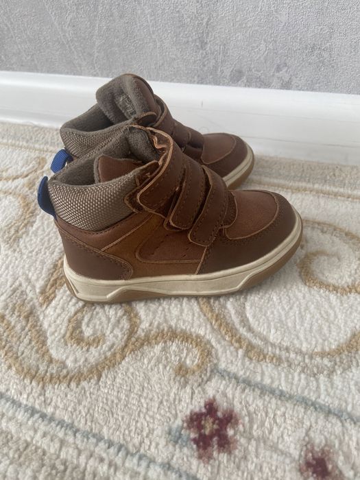 Продам детские ботиночки