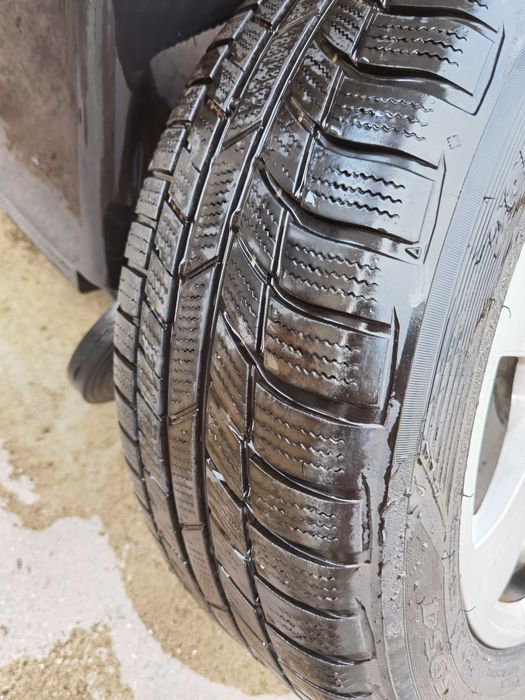 Roti 16" de Mercedes, cu anvelope 205/55/R16, marca Toyo, de iarna.