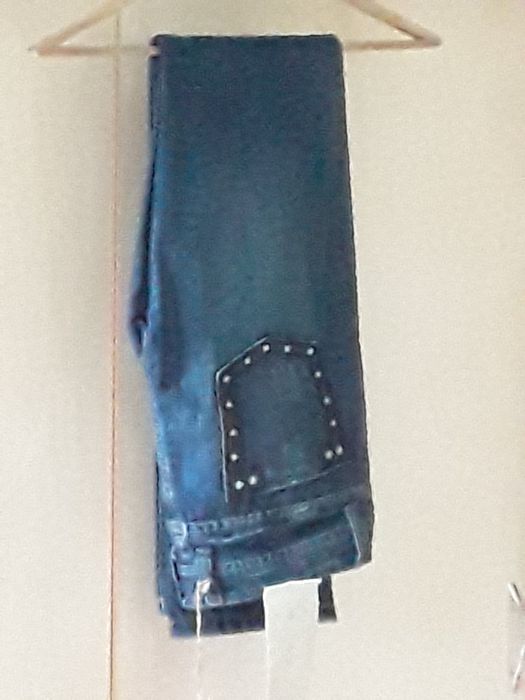 Новые джинсы с этикеткой