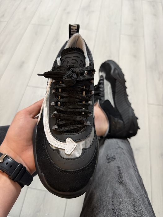 Adidasi Barbati OFF White Negru & Alb!