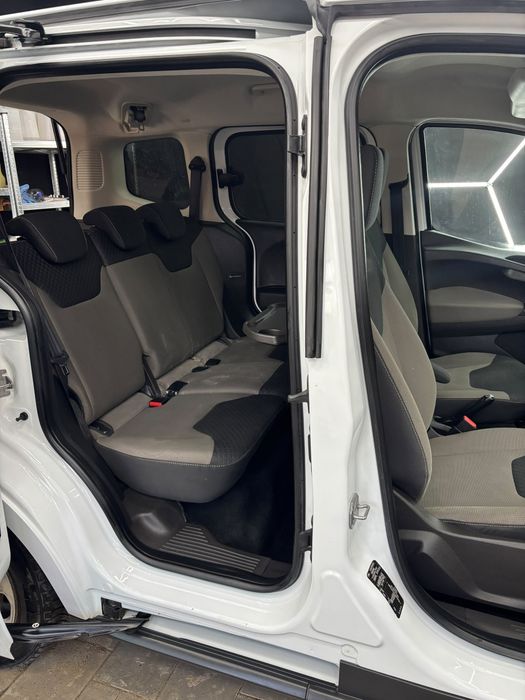 FORD Tourneo Courier 2019 — imagine 4