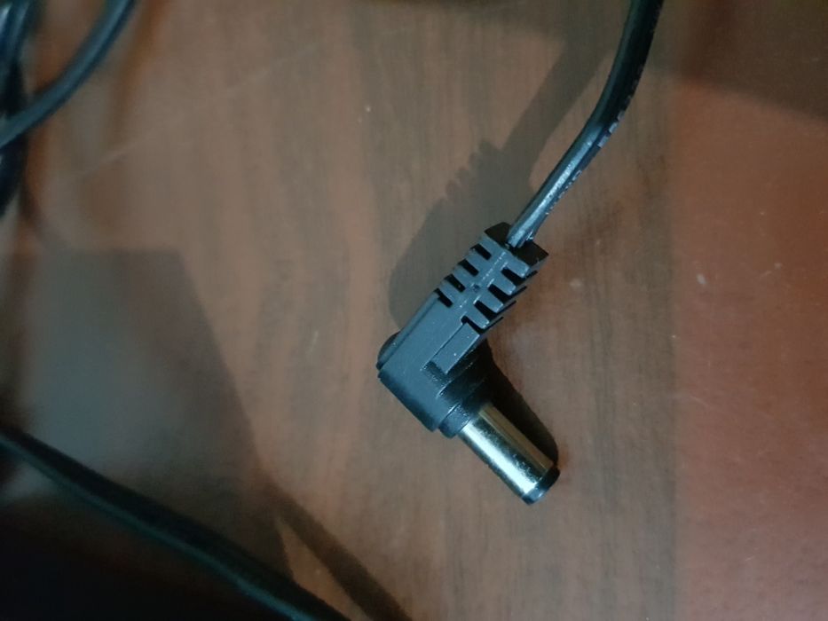 Продам блок питания вход 220в выход 12 в 2,5 ампер 30 ВТ