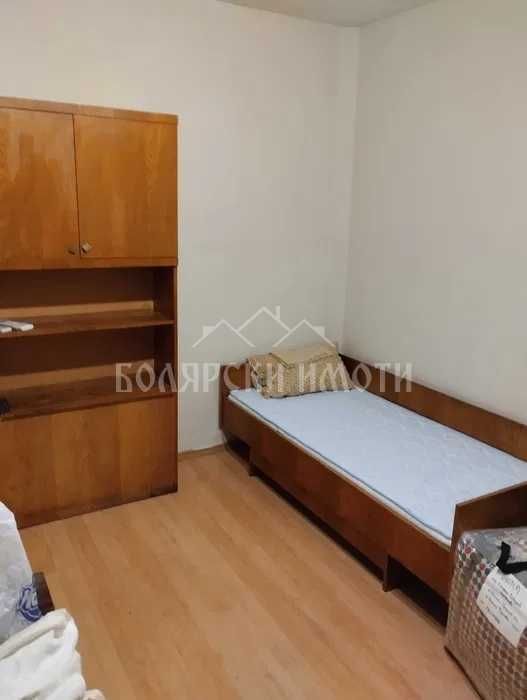 Дава се под наем Двустаен апартамент в Велико Търново, Център - 68 кв.м за 230 € - Снимка #2