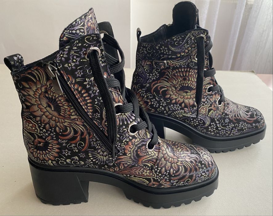 Дамски боти с вътрешна подплата