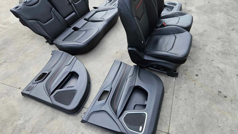 Interior trailhawk full electric jeep compass 2 facelift dupa 2020