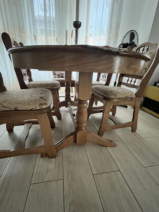 Vand masa cu 6 scaune living in stare fff buna!!