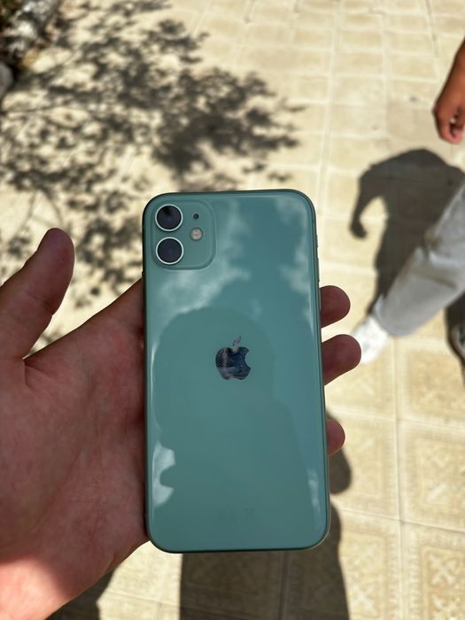 iPhone 11  128гб