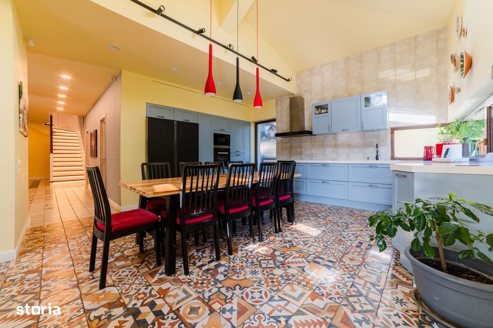 Vila de Lux in stil mediteranean (Tur virtual)