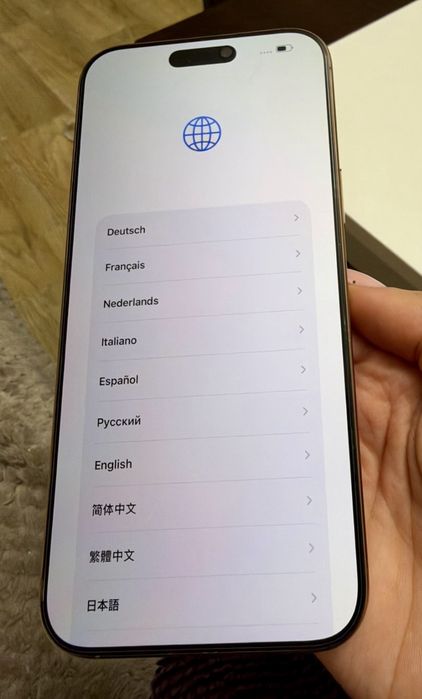 I Продавам Apple iPhone 16 Pro Max 256GB в цвят Desert Titanium (пясъчен титан).