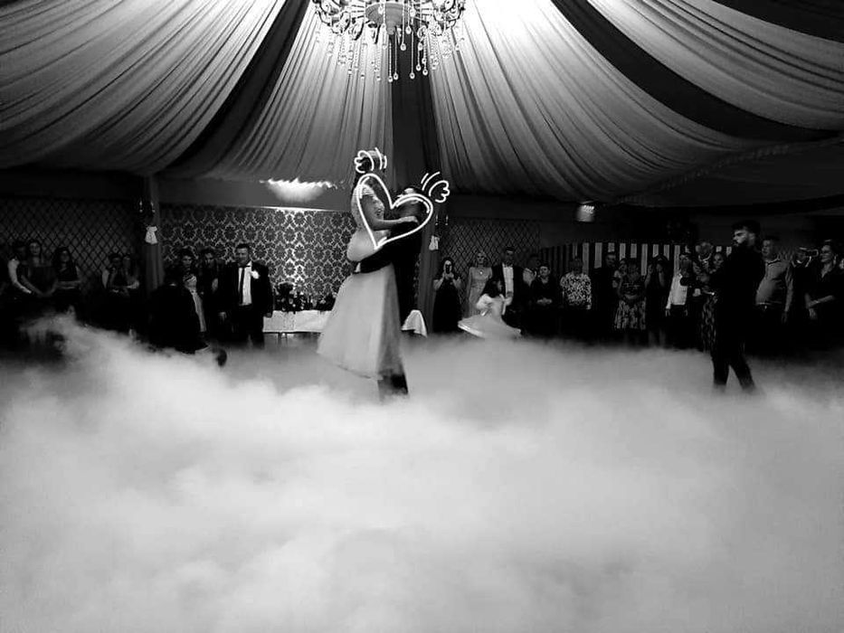 Artificii exterior, Fum greu-gheață carbonică artificii dansul mirilor