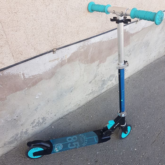 Vand trotineta! Perfecta pentru varsta cuprinsă între 4-6 ani!