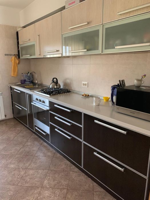 Se vinde casa zona Metro(sat Costi)