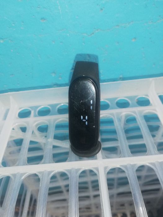 Продаю часы не сенсорные