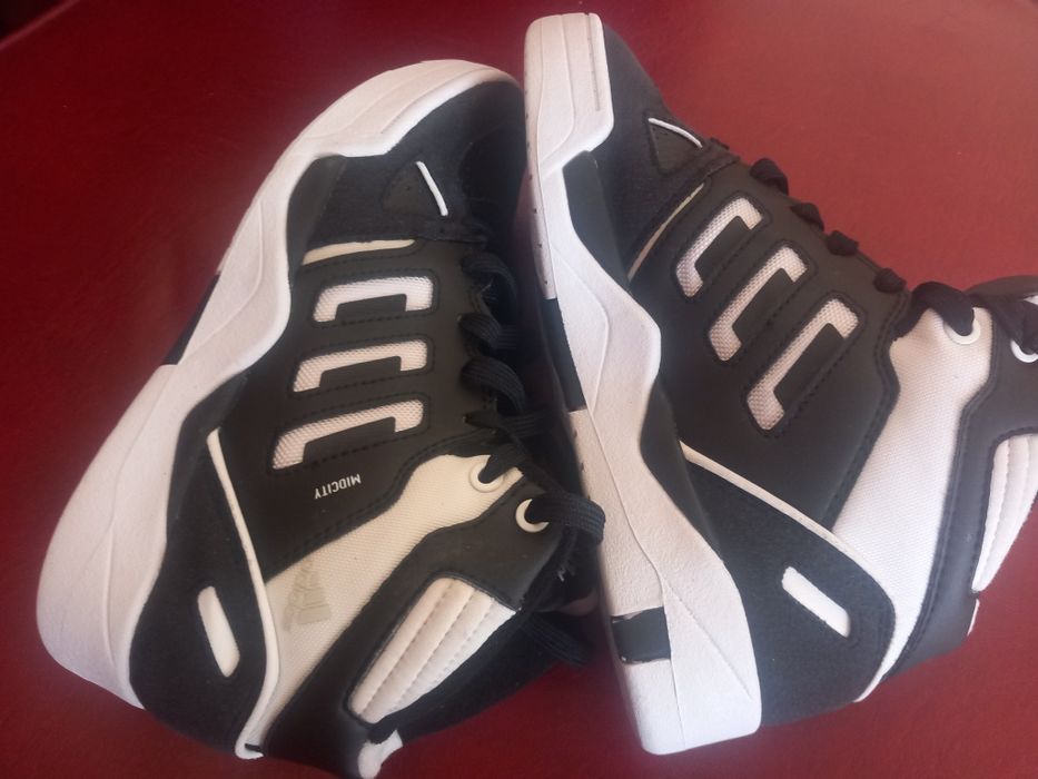 Adidași adidas negri