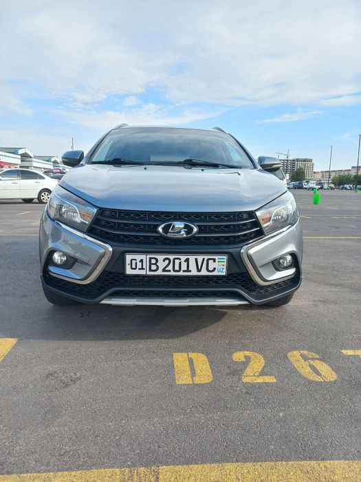 Lada vesta cuross 2019 yil  yurgani 206 ming halol kiraskasi toza