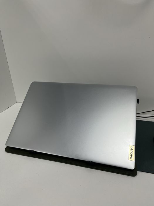 Ноутбук Lenono ideapad